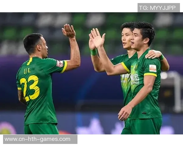 北京国安迎战天津权健争夺中超联赛关键三分的激烈对决